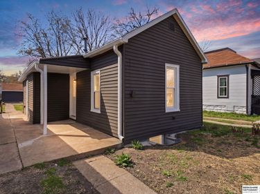 225 F Street, Lincoln, NE 68508
