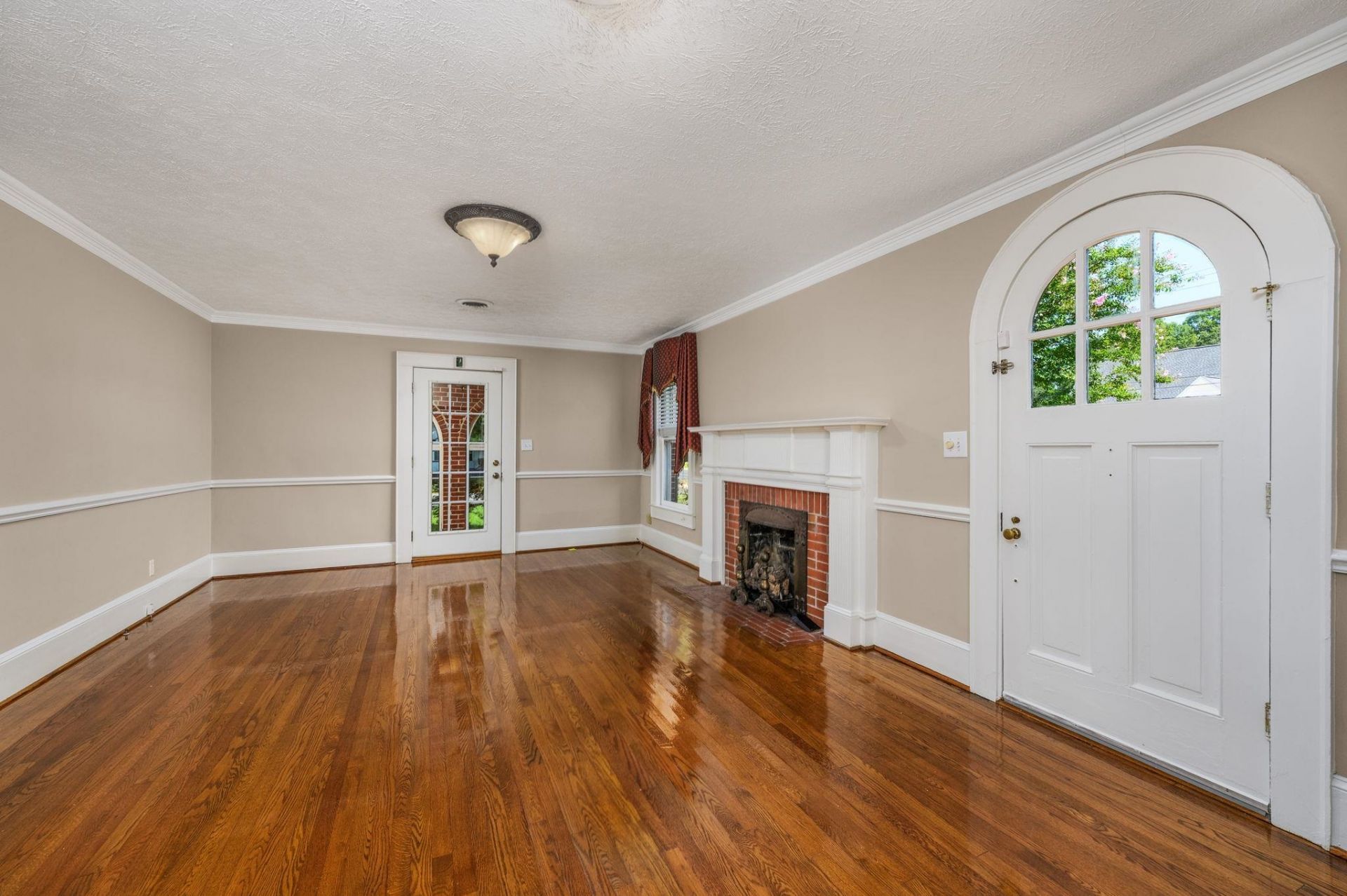 3116 Main St. Photo 5