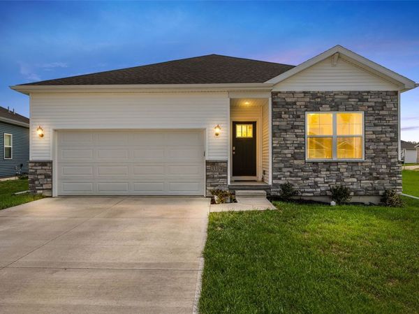 3319 Craven Drive , Coralville, IA 52241