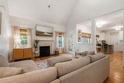 207 Glen Eagles Drive photo 4