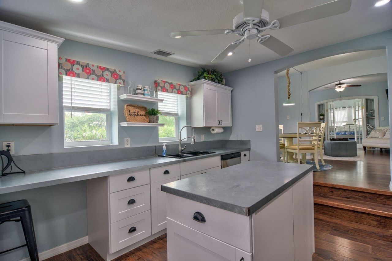 318 34th Street W, Bradenton, FL 34205 Photo
