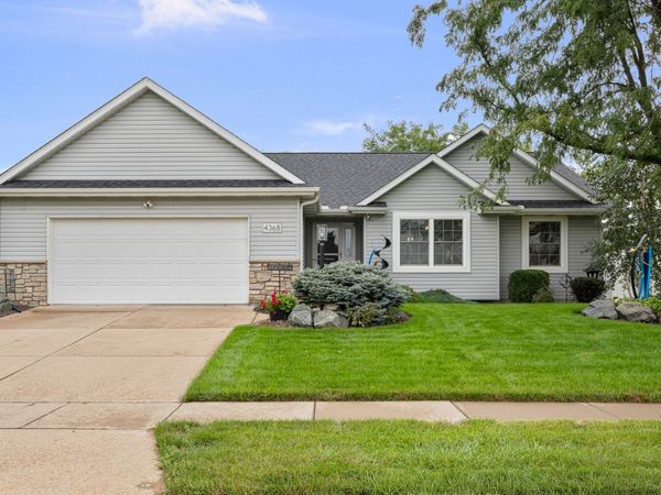 4368 Sapphire Lane , Bettendorf, IA 52722