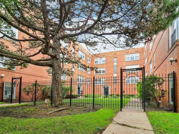 2408 W Farragut Avenue , Unit 2A, Chicago, IL 60625