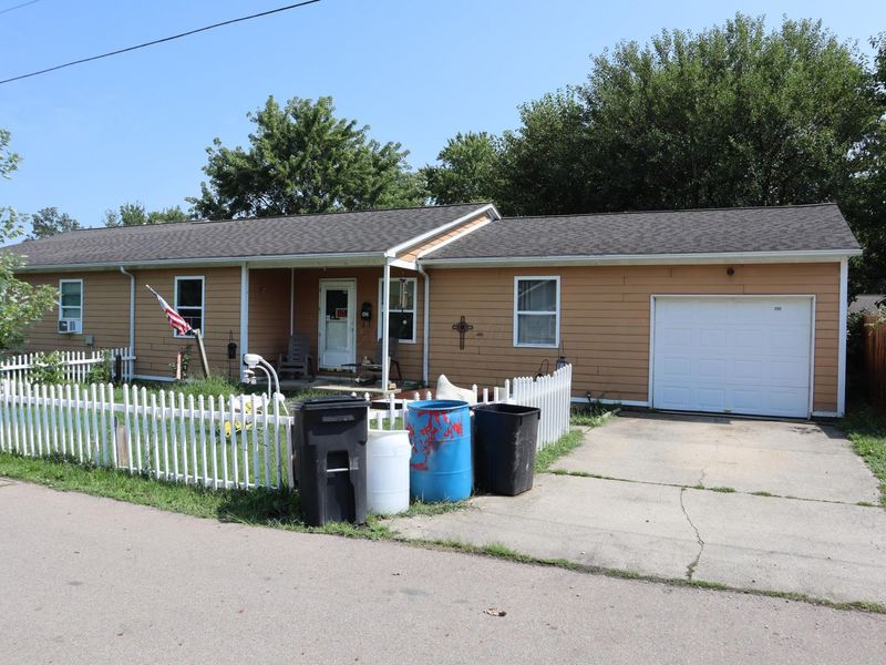 403 Clyburn Avenue, Washington Court House, OH 43160 Photo 2
