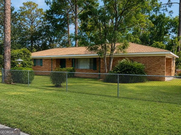 2100 Ben Hill Avenue, Waycross, GA 31503