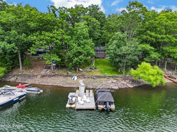 28 Lakeview Drive , Lakeville, PA 18438