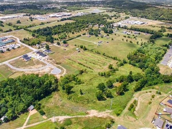 3221 Habberton Road , Springdale, AR 72764