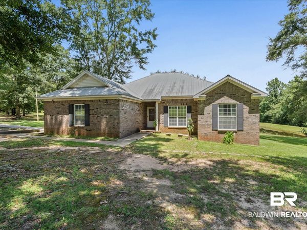 20769 Oakdale Drive, Robertsdale, AL 36567