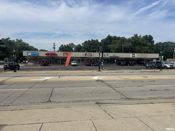 121 E North Grand Avenue, Springfield, IL 62702