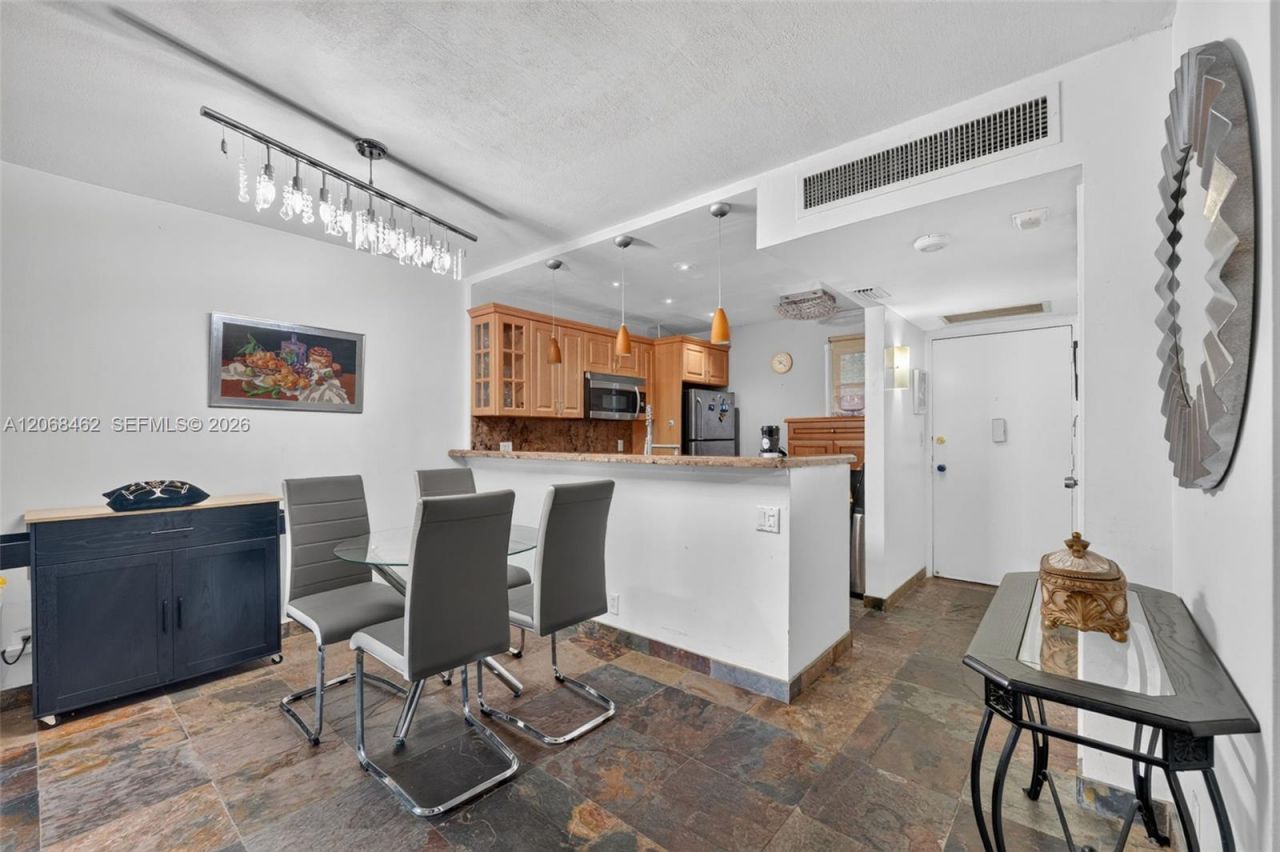 3301 N Country Club Dr, Unit 110, Aventura, FL 33180 Photo