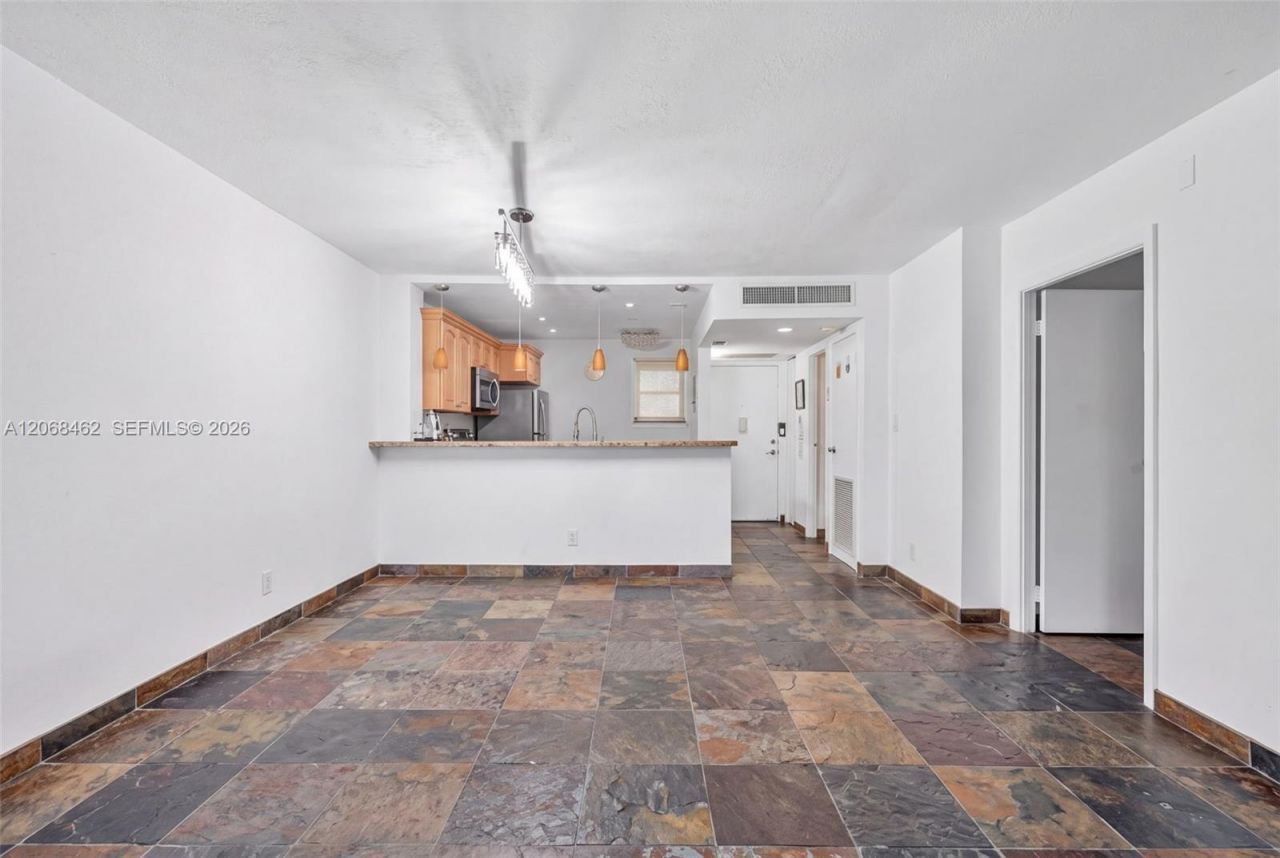 3301 N Country Club Dr, Unit 110, Aventura, FL 33180 Photo