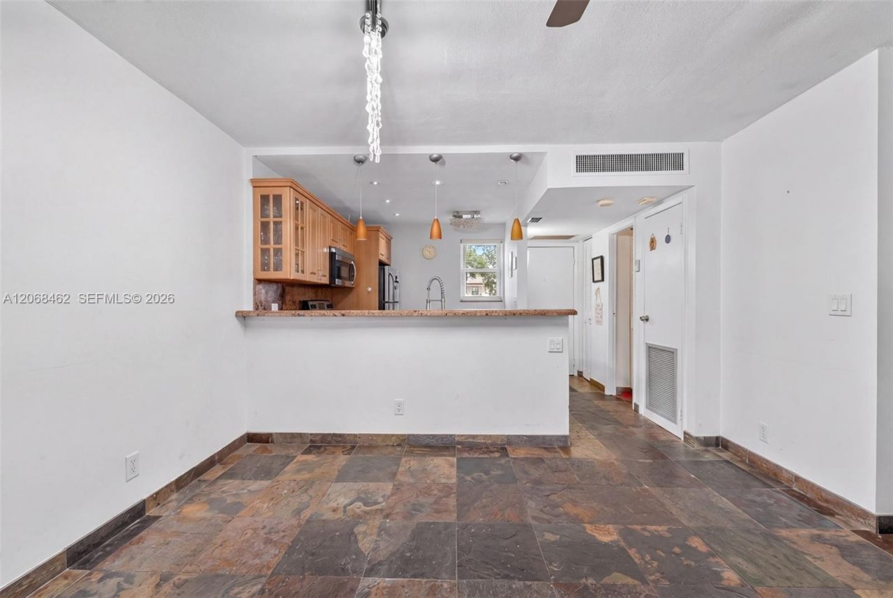 3301 N Country Club Dr, Unit 110, Aventura, FL 33180 Photo