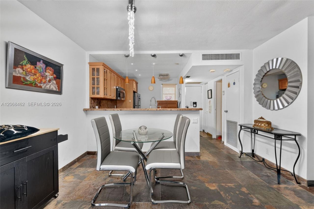 3301 N Country Club Dr, Unit 110, Aventura, FL 33180 Photo
