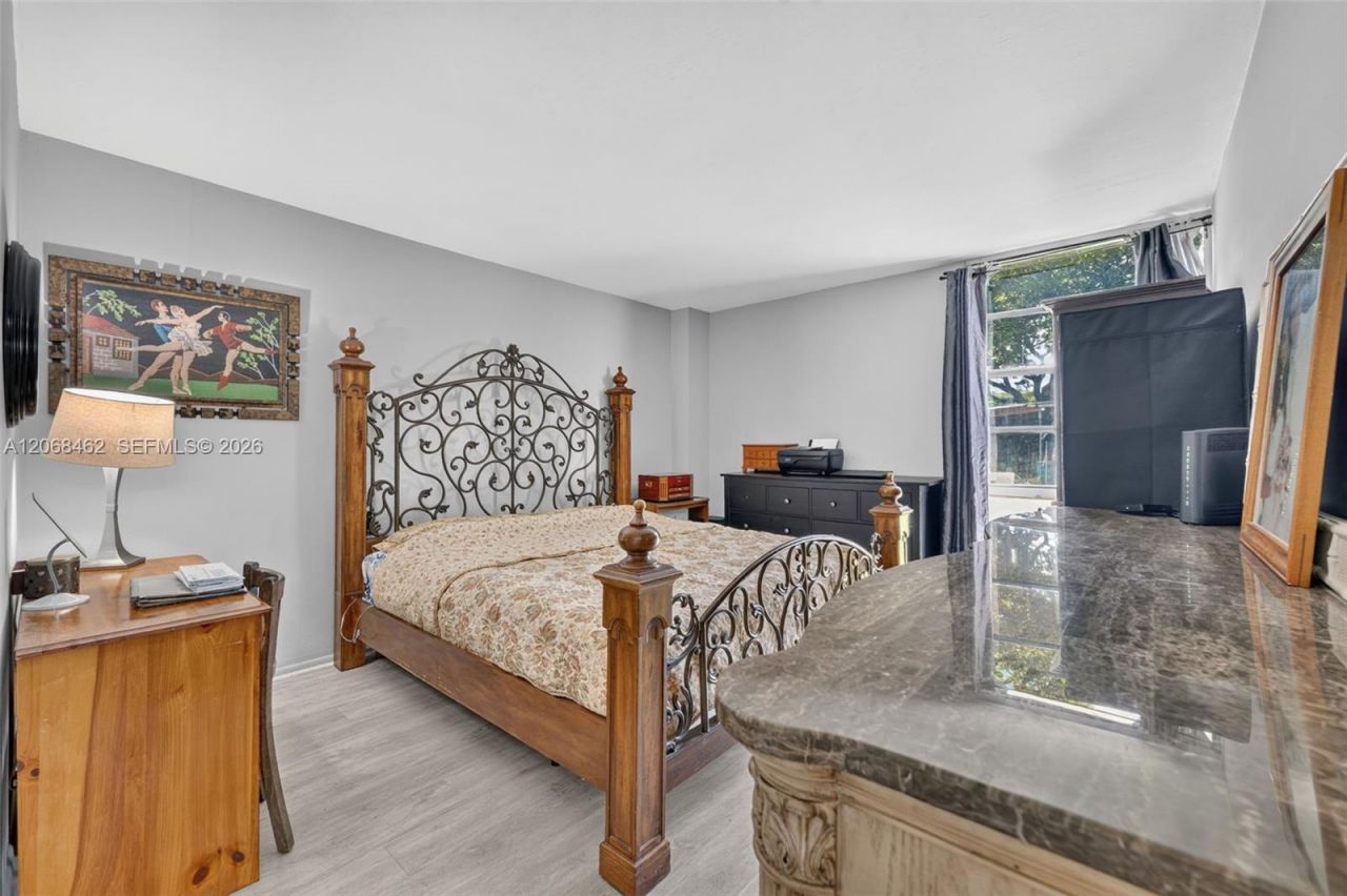 3301 N Country Club Dr, Unit 110, Aventura, FL 33180 Photo