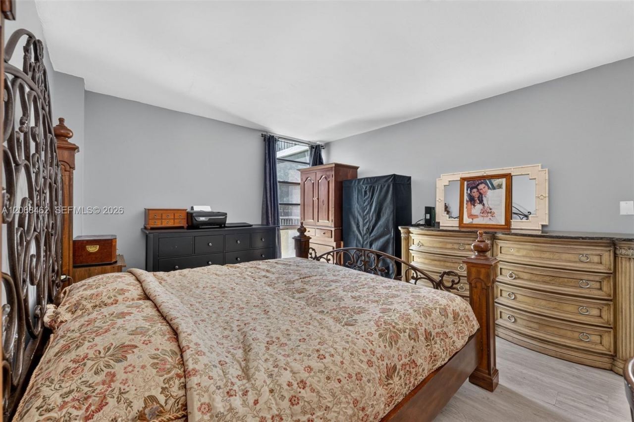 3301 N Country Club Dr, Unit 110, Aventura, FL 33180 Photo