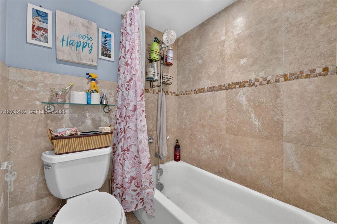 3301 N Country Club Dr, Unit 110, Aventura, FL 33180 Photo