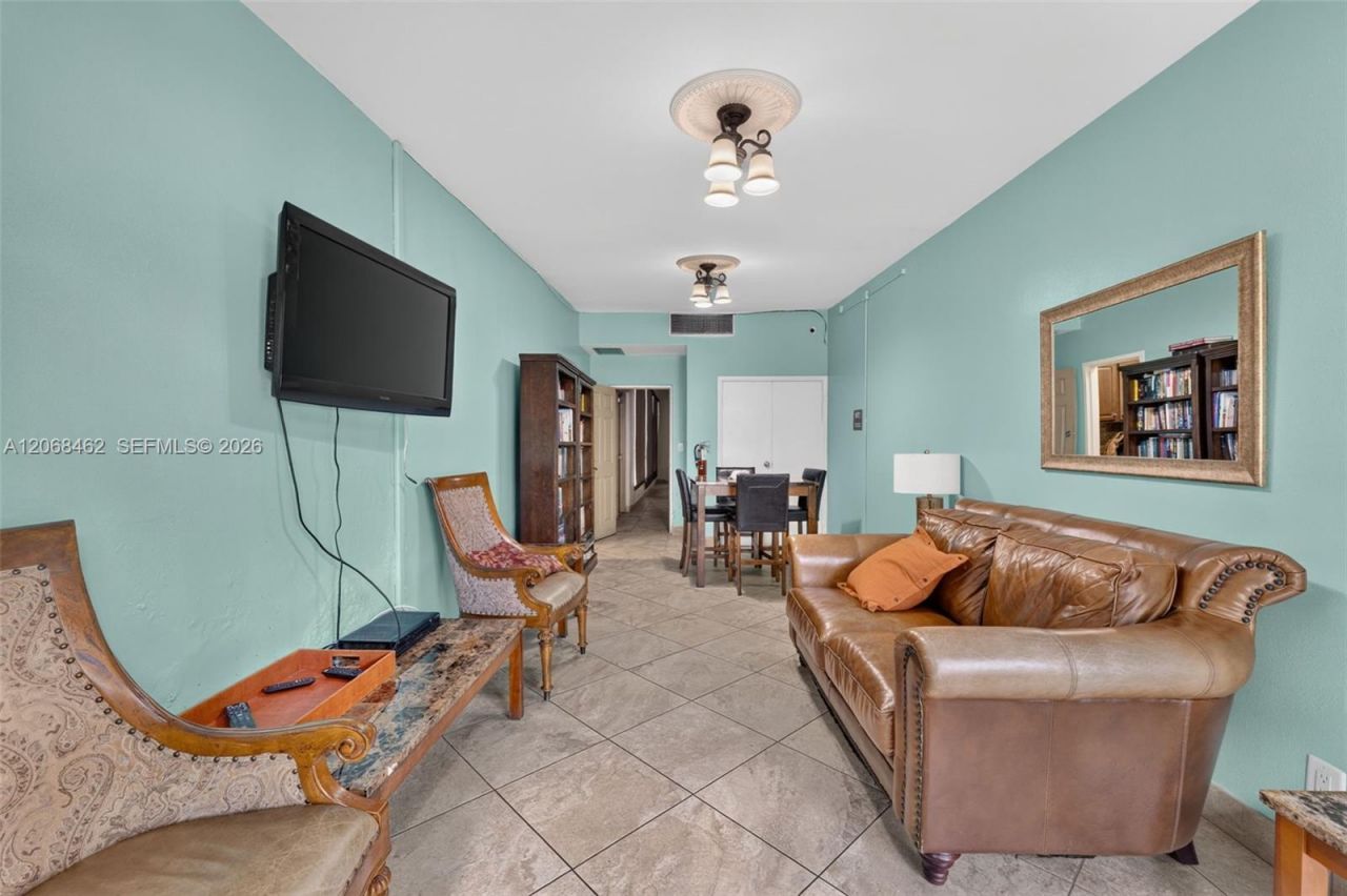 3301 N Country Club Dr, Unit 110, Aventura, FL 33180 Photo