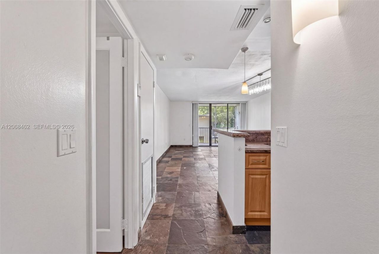 3301 N Country Club Dr, Unit 110, Aventura, FL 33180 Photo