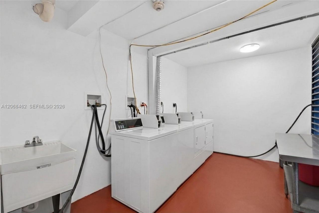 3301 N Country Club Dr, Unit 110, Aventura, FL 33180 Photo