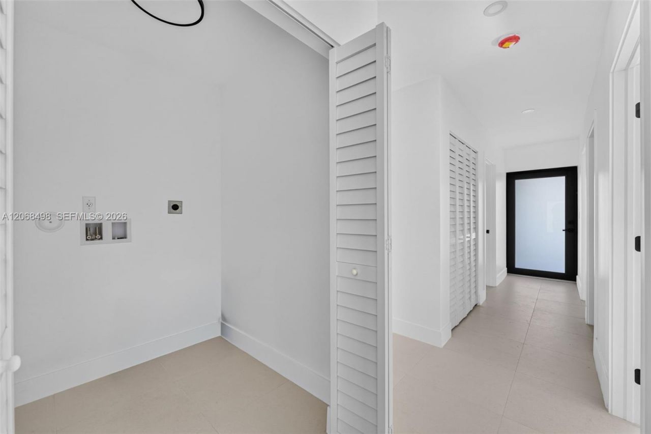 1889 NW 47th Ter , Miami, FL 33142 Photo