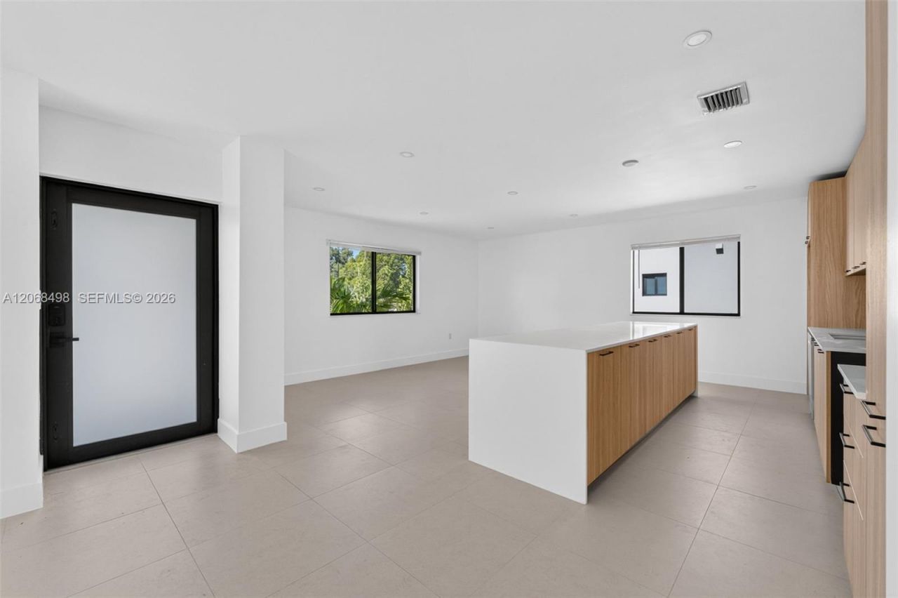 1889 NW 47th Ter , Miami, FL 33142 Photo