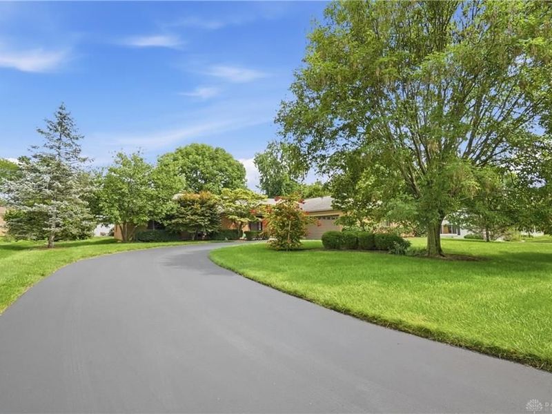 5624 Mark Dale Drive, Centerville, OH 45459 Photo 2