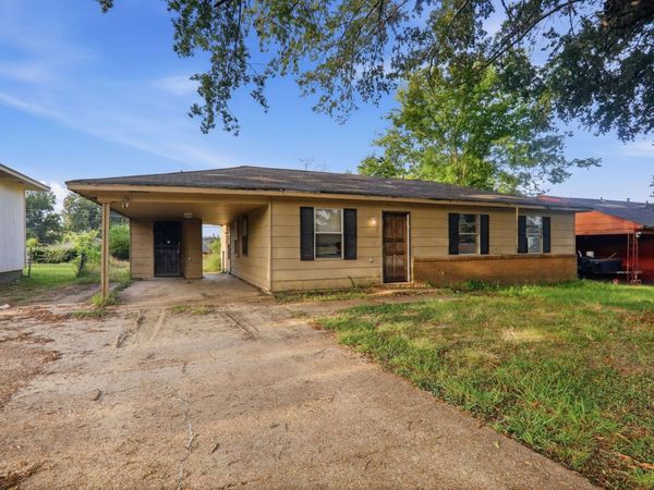 727 WESTERN PARK DR, Memphis, TN 38109