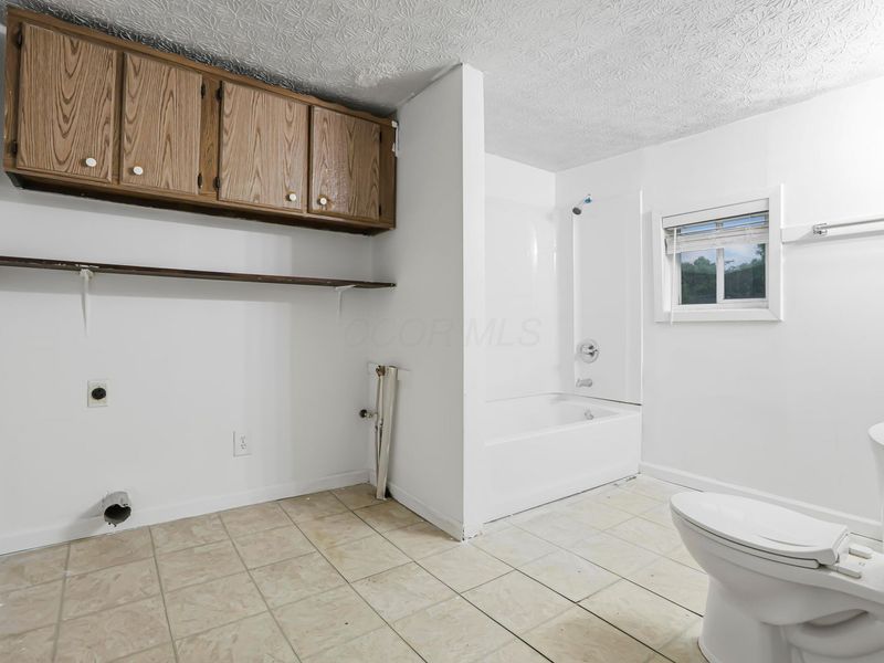 16585 East Street , Williamsport, OH 43164 Photo 14