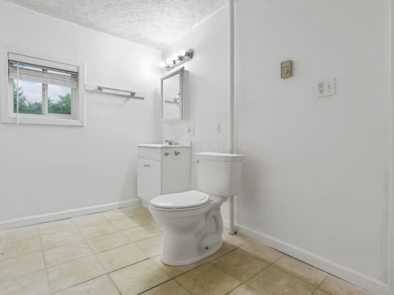 16585 East Street , Williamsport, OH 43164 Photo 15
