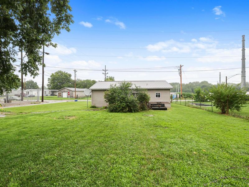 16585 East Street , Williamsport, OH 43164 Photo 21