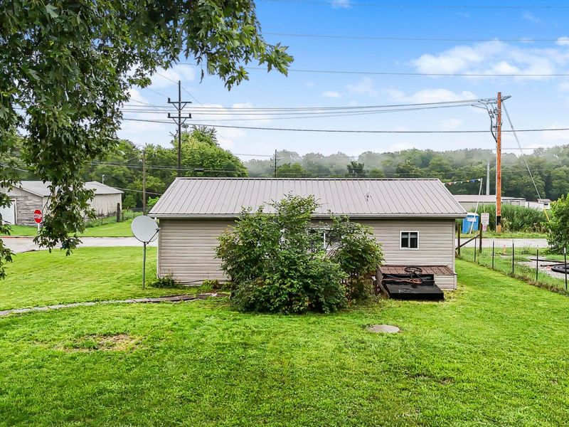 16585 East Street , Williamsport, OH 43164 Photo 22