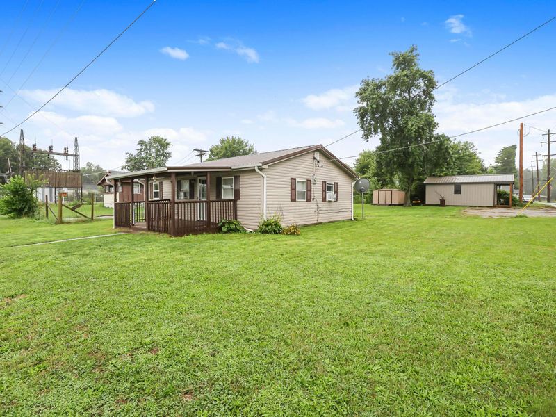 16585 East Street , Williamsport, OH 43164 Photo 3