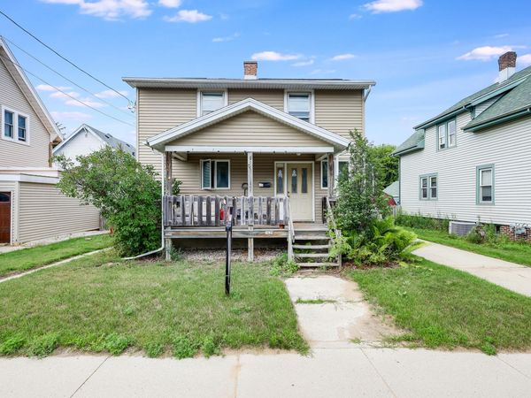 1620 Hamilton St, Manitowoc, WI 54220
