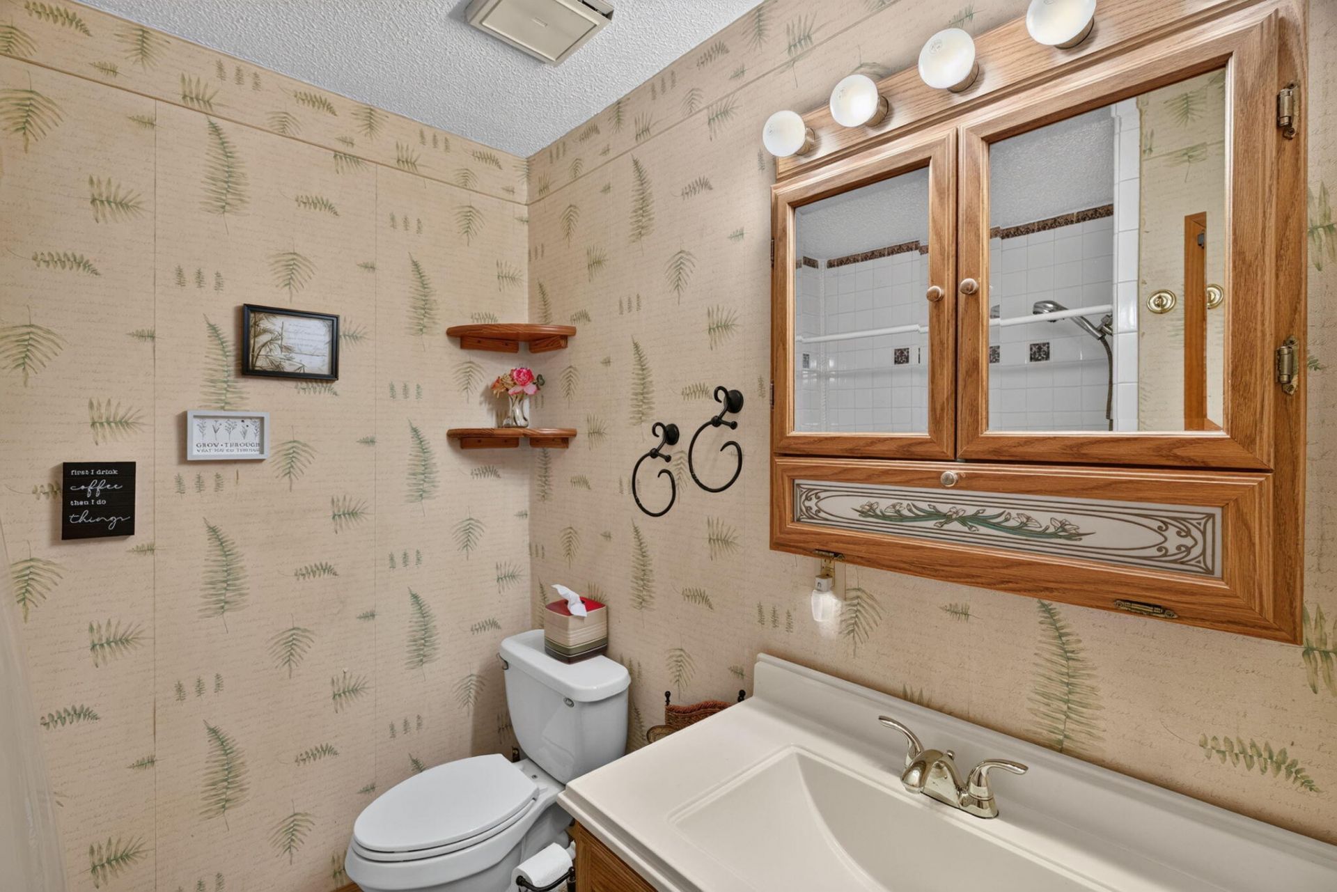 109 Six Iron Lane Photo 20