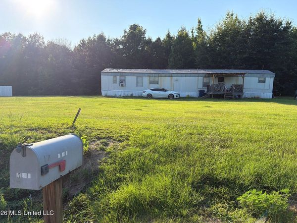 17 County Road 6 , Heidelberg, MS 39439