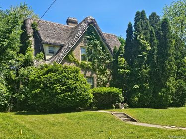 303 Ottawa Drive, Pontiac, Mi 48341