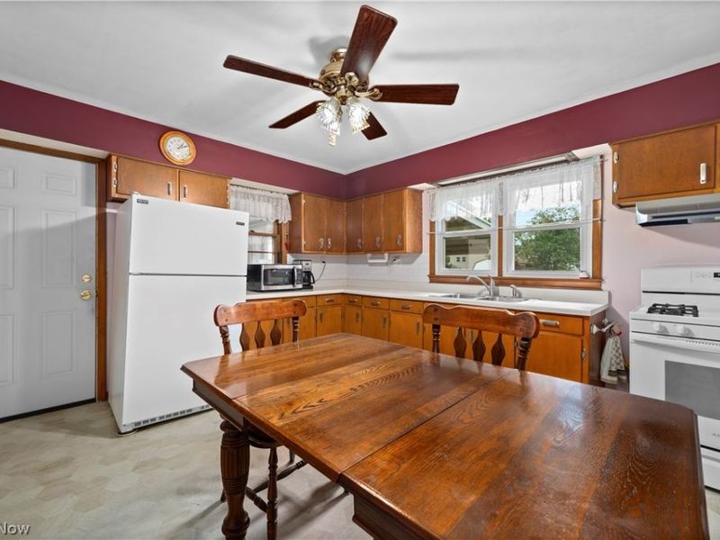 814 S Logan Street, Elyria, OH 44035 Photo 10