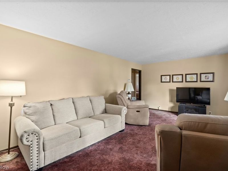 814 S Logan Street, Elyria, OH 44035 Photo 5