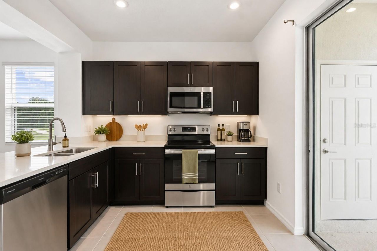 6361 Fairmont Lane , Palmetto, FL 34221 Photo