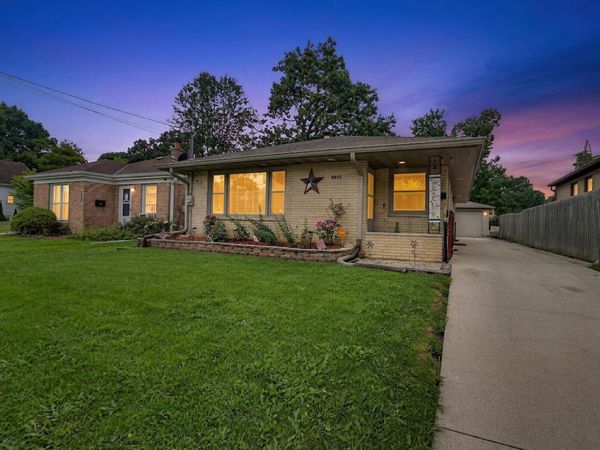 418 Blaine AVENUE, Racine, WI 53405