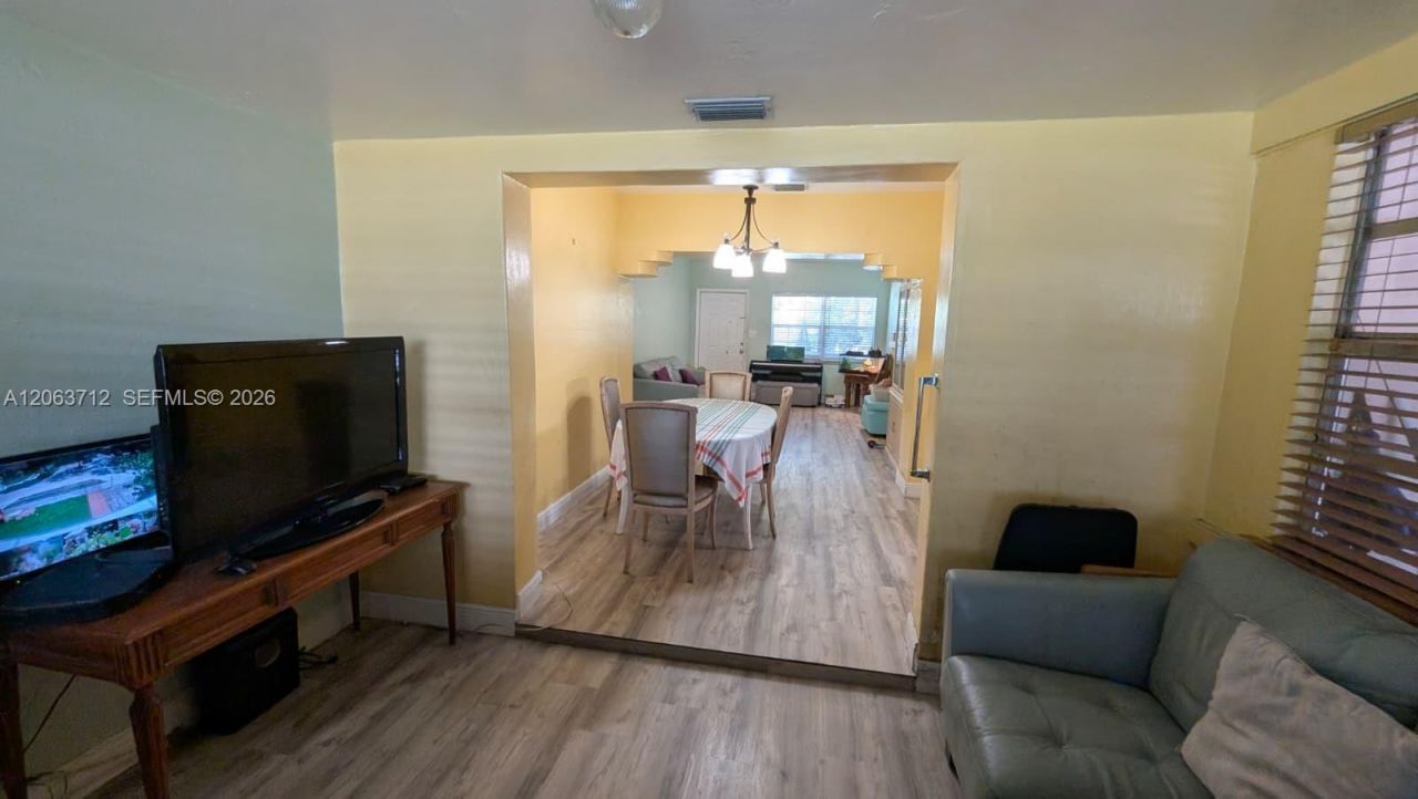 1655 SW 20th St, Miami, FL 33145 Photo