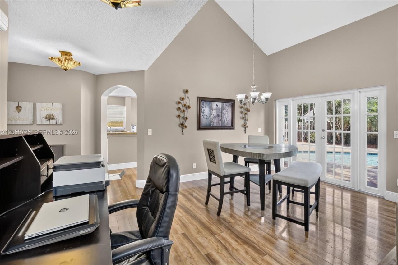 2638 Oak Park Cir , Davie, FL 33328 Photo