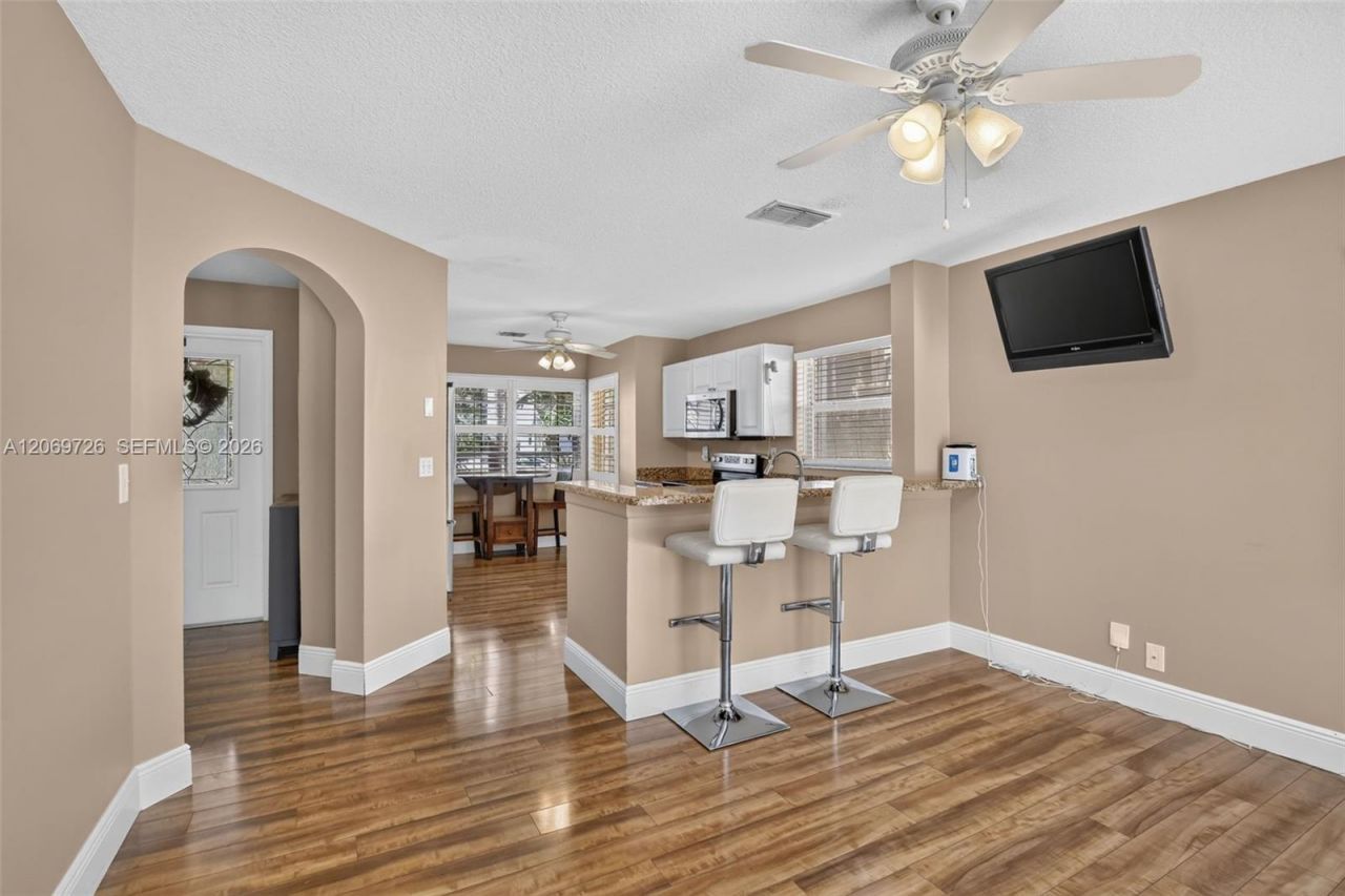 2638 Oak Park Cir , Davie, FL 33328 Photo