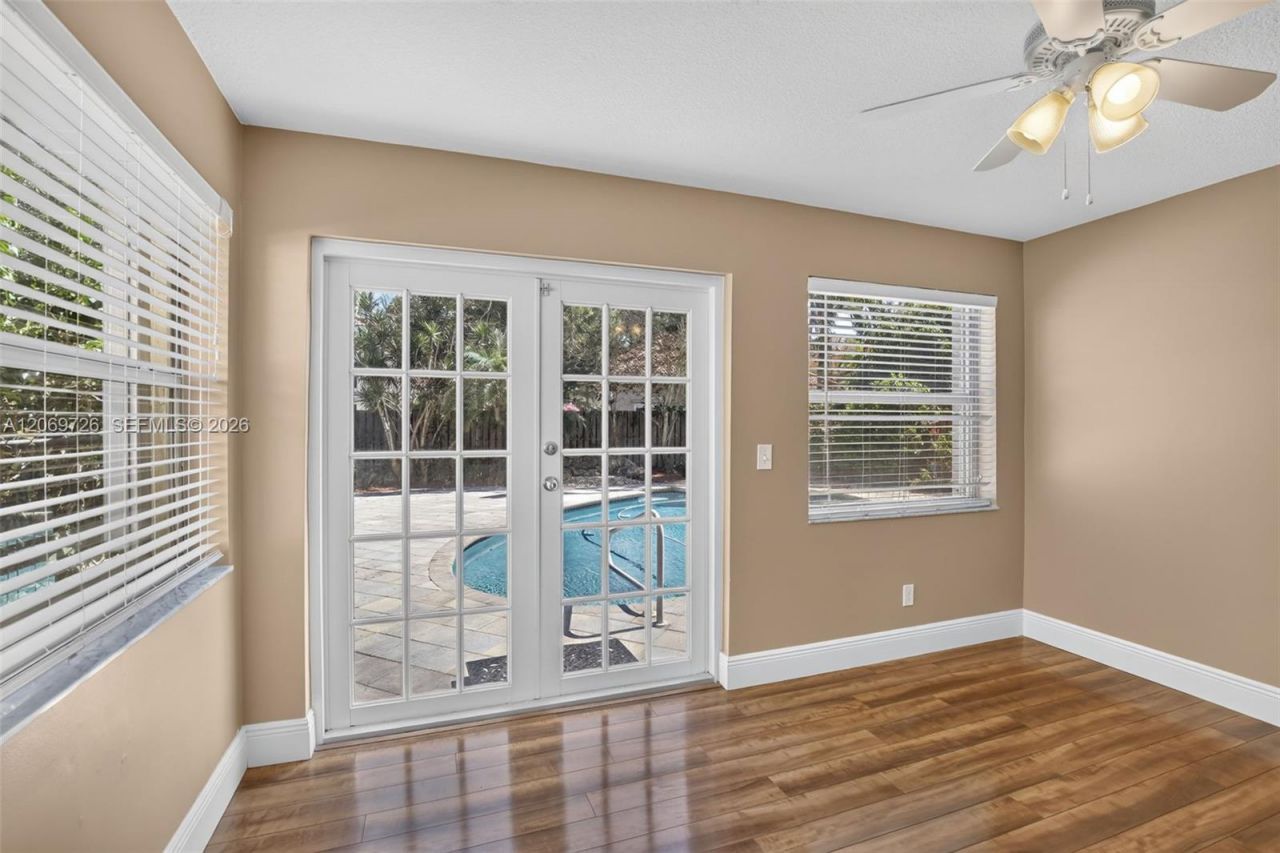 2638 Oak Park Cir , Davie, FL 33328 Photo