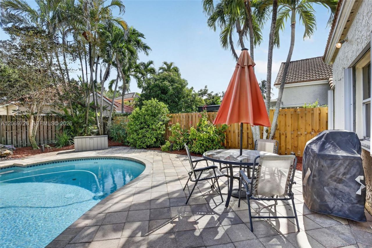 2638 Oak Park Cir , Davie, FL 33328 Photo