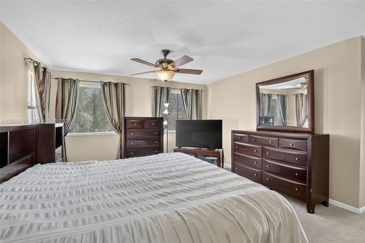 2638 Oak Park Cir , Davie, FL 33328 Photo