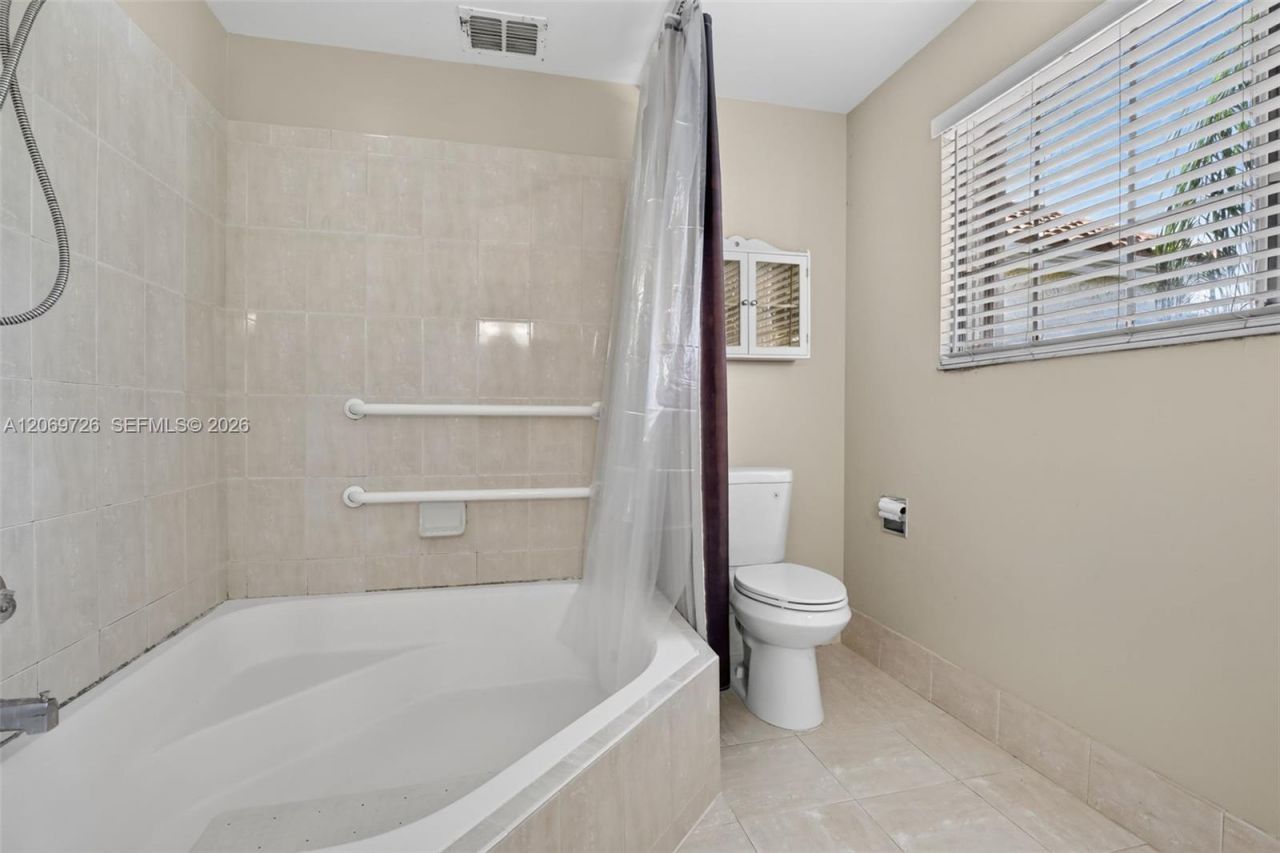 2638 Oak Park Cir , Davie, FL 33328 Photo