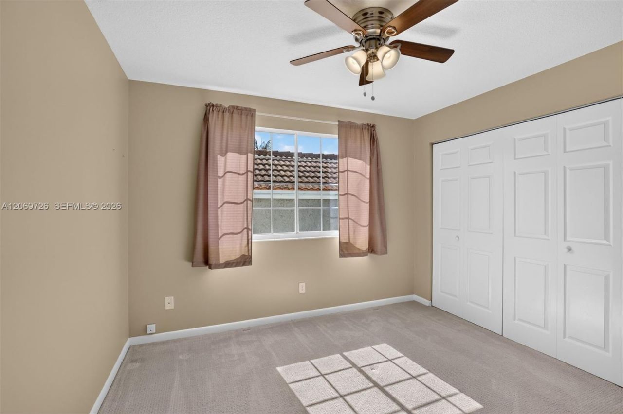 2638 Oak Park Cir , Davie, FL 33328 Photo