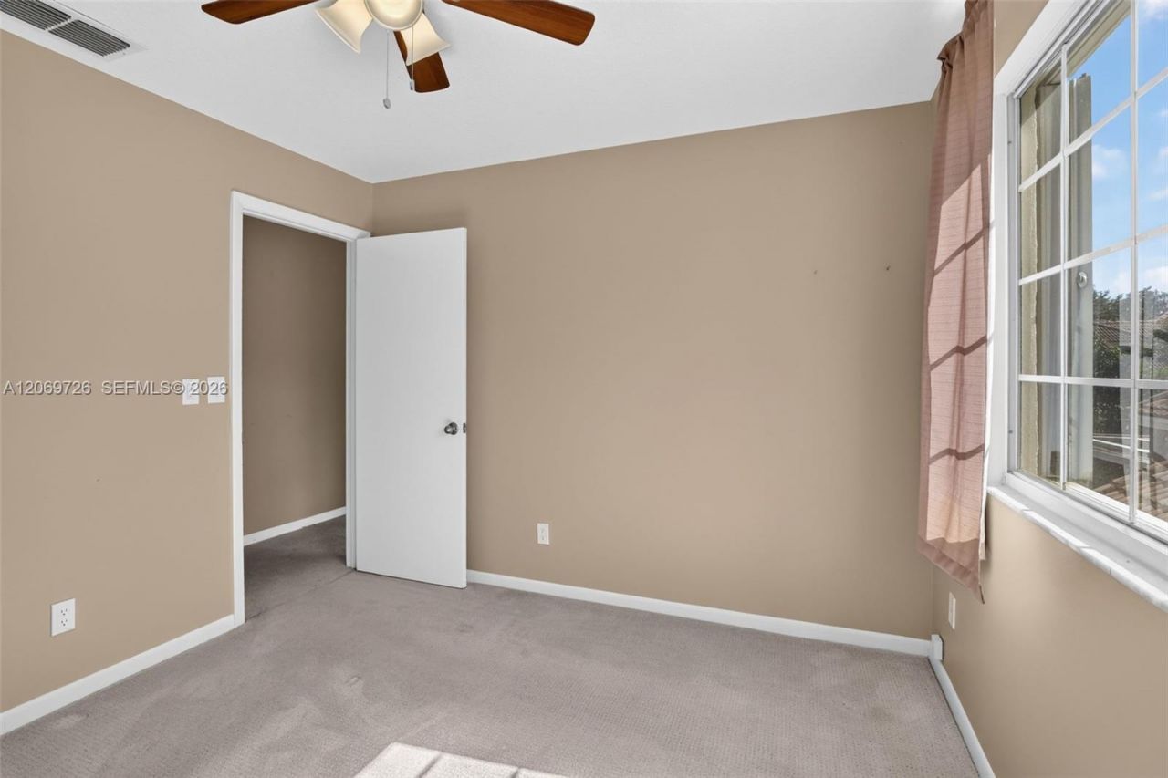 2638 Oak Park Cir , Davie, FL 33328 Photo