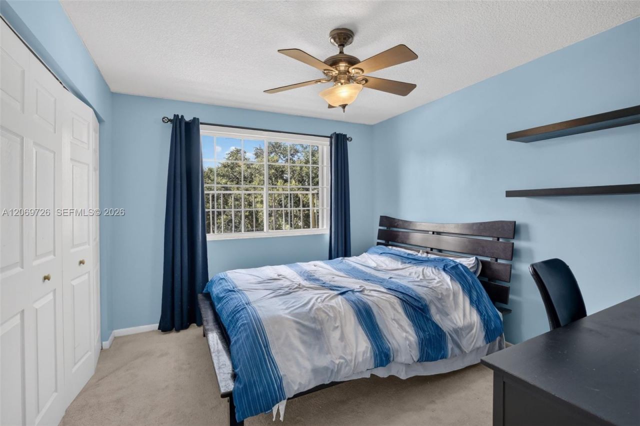 2638 Oak Park Cir , Davie, FL 33328 Photo